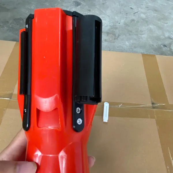 Đầu và dây nối cọc tiêu