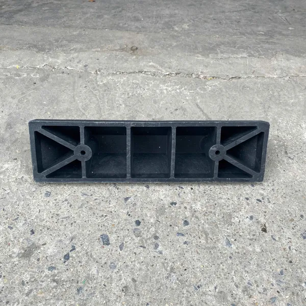 Gờ cao su phản quang định vị bánh xe 55cm