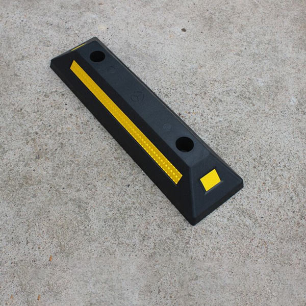 Hình ảnh cục canh bánh xe phản quang