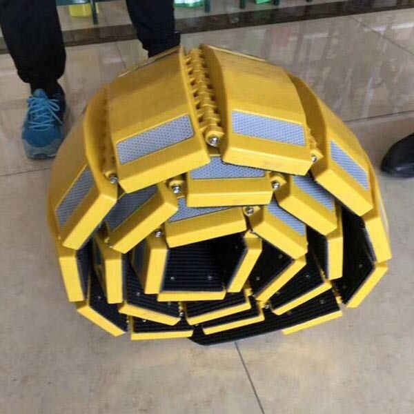 Hình ảnh thật của gờ giảm tốc độ dạng cuộn di động của Hành Tinh Xanh