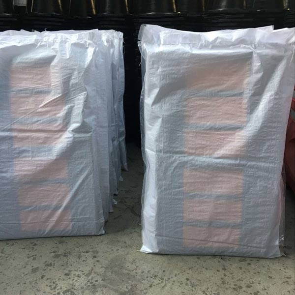 Gờ giảm tốc được bọc bảo vệ và lưu trữ tại kho