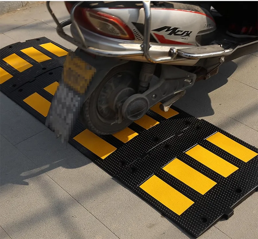 Gờ giảm tốc bản rộng