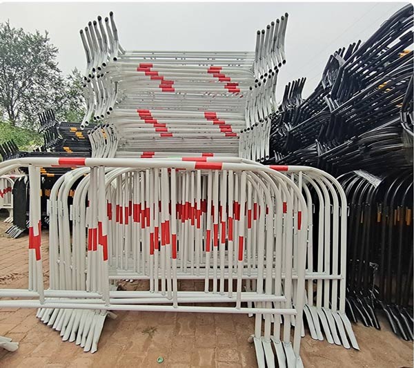 Các rào chắn có thể xếp gọn lại khi không dùng tới