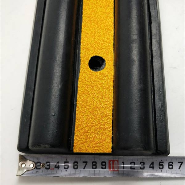 Kích thước len cao su ốp tường đúng theo mô tả