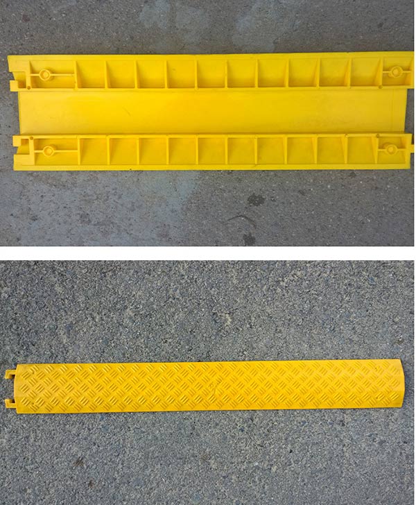 Mặt trước và sau tấm nhựa bảo vệ dây cáp