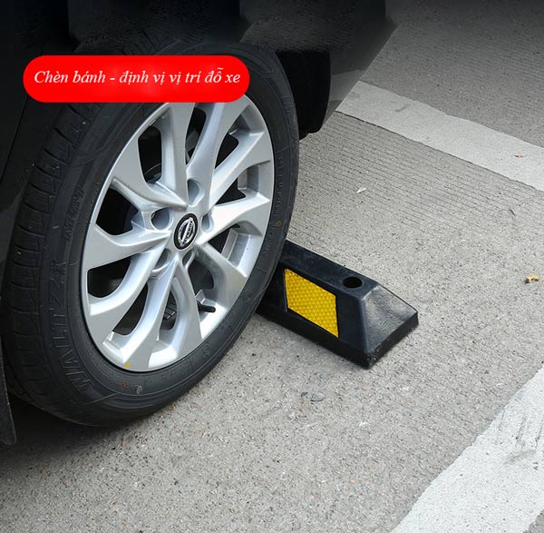 Công dụng chặn bánh đỗ xe ô tô