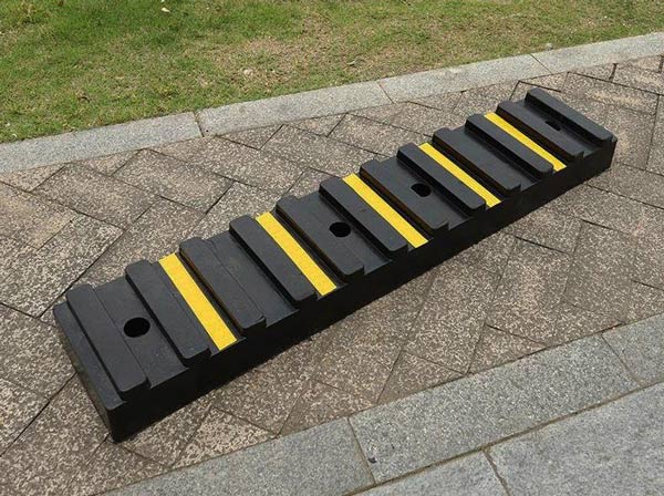 Hình ảnh thực tế của thanh cao su 1m giảm lực va chạm