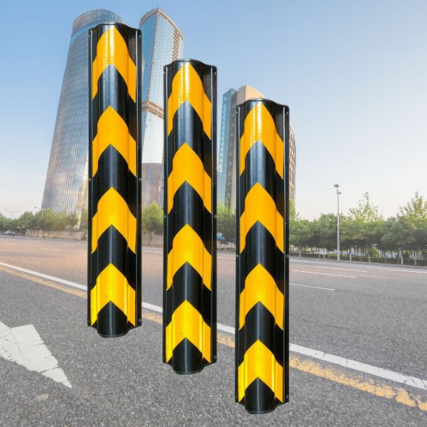 Mẫu ốp cột màu vàng đen