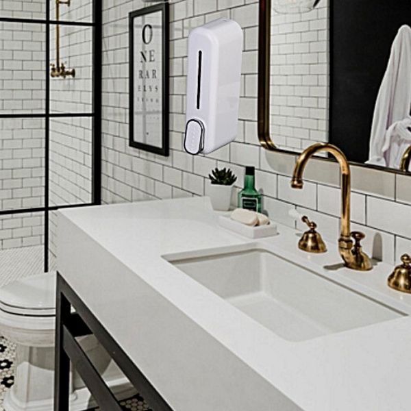 Hình ảnh thực tế bình đựng nước rửa tay Interhasa