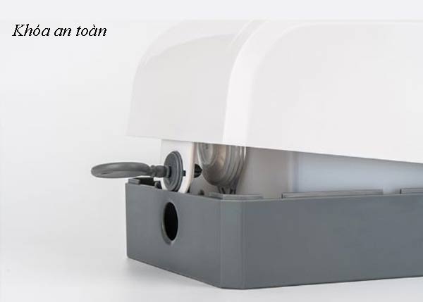 Khóa an toàn trên bình đựng nước rửa tay