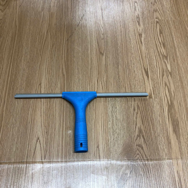 Bộ tay gạt kính 35cm bằng nhựa chụp tại kho Hành Tinh Xanh