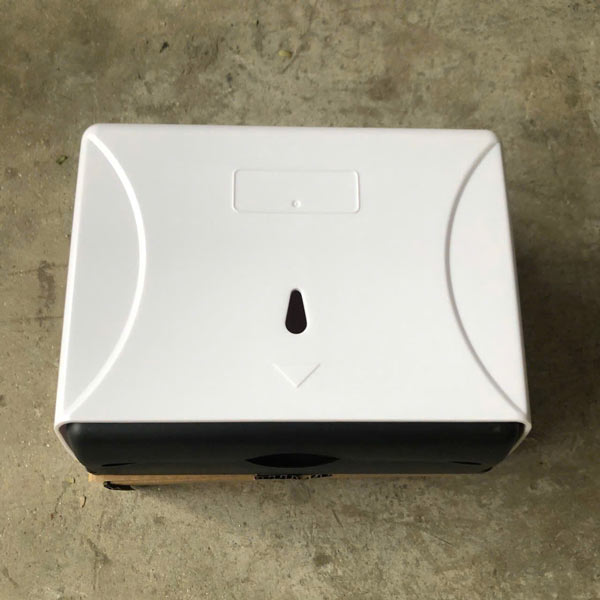 Hình ảnh thực tế hộp nhựa chữ nhật đựng giấy lau tay