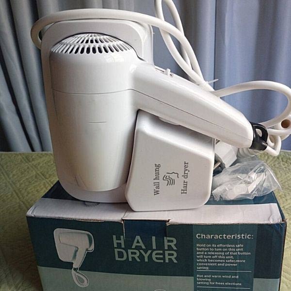 Hình ảnh thực tế máy sấy tóc treo tường