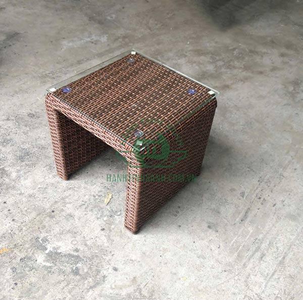 Bàn mây nhựa hồ bơi chắc chắn, bền đẹp