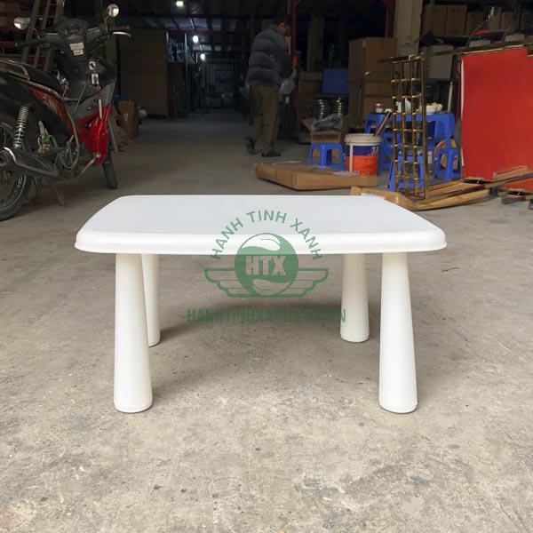 Thiết kế chân bàn vững chãi, chịu lực tốt