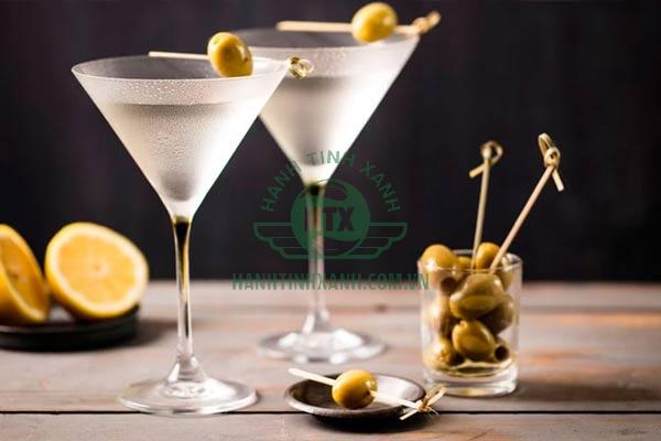 Ly Cocktail (Ly Martini) sang trọng dùng tại nhà hàng