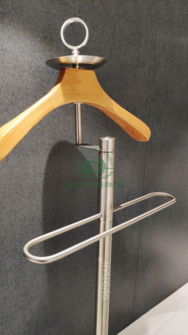 Cây treo áo vest inox dễ vệ sinh