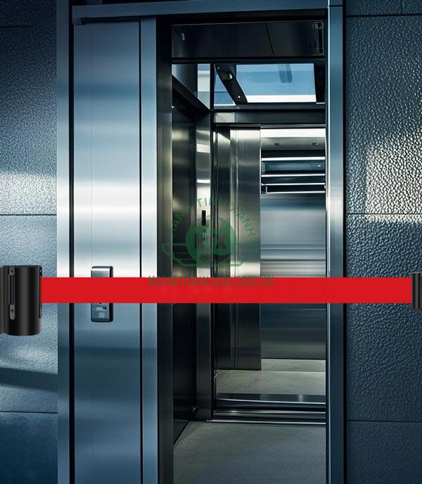 Bộ dây chắn gắn tường giúp phân làn, tạo hàng rào ngăn cách