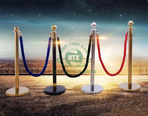 Cột chắn phân làn nhập khẩu có hình thức đẹp