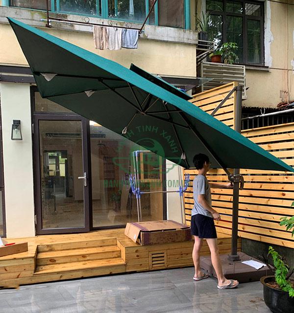 Khi nhận ô dù, hãy lắp đặt và kiểm tra chất lượng