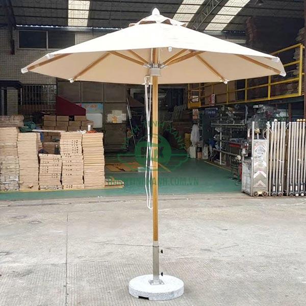 Xem thử mẫu ô dù tại kho hãng sản xuất