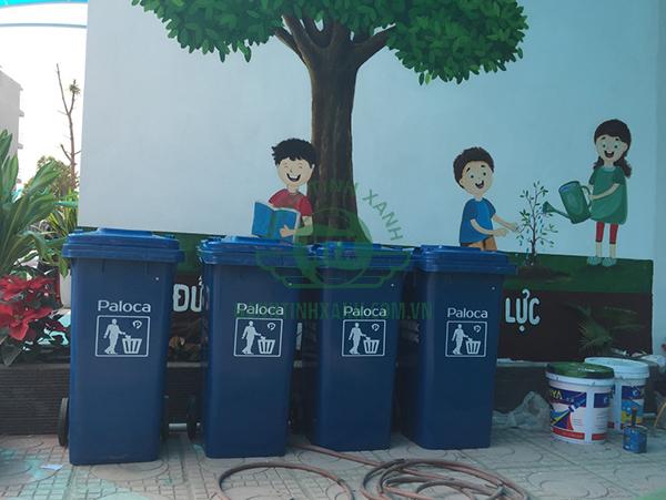 Dự án thùng rác nhựa tạo môi trường xanh - sạch - đẹp cho trường Tuệ Đức 