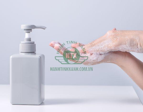Nước rửa tay thường có thêm thành phần dưỡng da tay