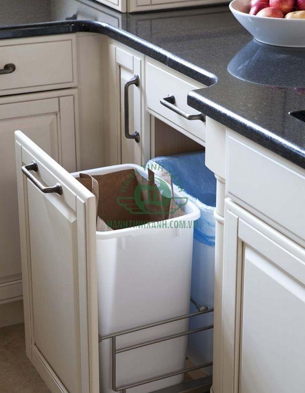 Thùng rác âm giúp tiết kiệm không gian phòng bếp
