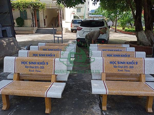 Ghế đá thường được sử dụng để in thông điệp nhiều nhất