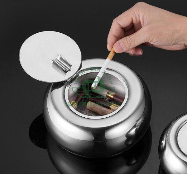 Khay để bàn thường kích thước nhỏ, phù hợp với một vài người dùng