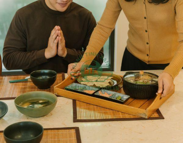 Khay bưng bê đồ ăn bằng gỗ