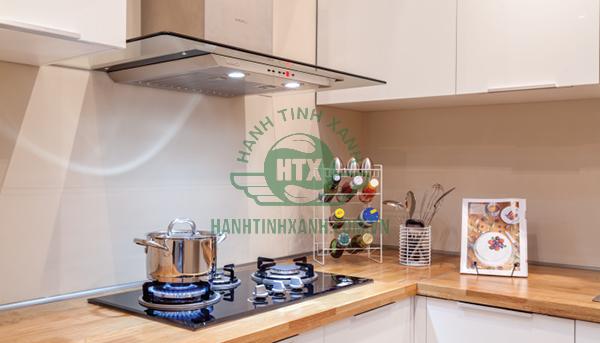 Hệ thống hút mùi sẽ đánh bay mùi thức ăn, làm không khí trong lành hơn