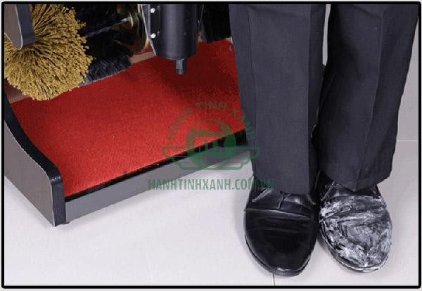 Làm sạch giày nhanh chóng chỉ với 30 giây