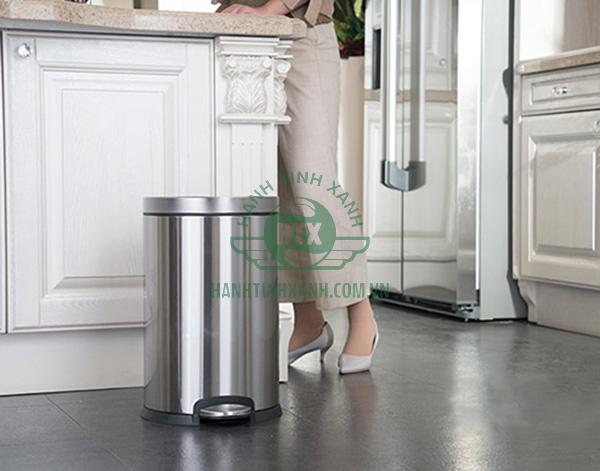 5 lý do nên mua thùng rác inox gia đình để sử dụng