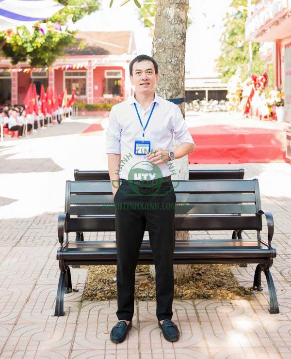 Ghế sân trường, ghế ngoài trời thường dùng làm quà tặng nhà trường