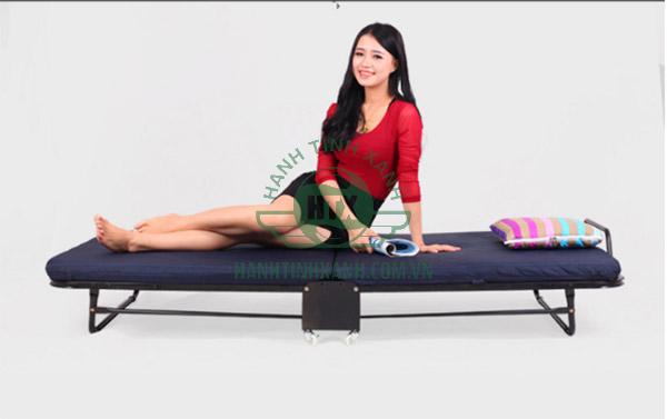 Giường extra bed khách sạn có bánh xe gấp làm đôi