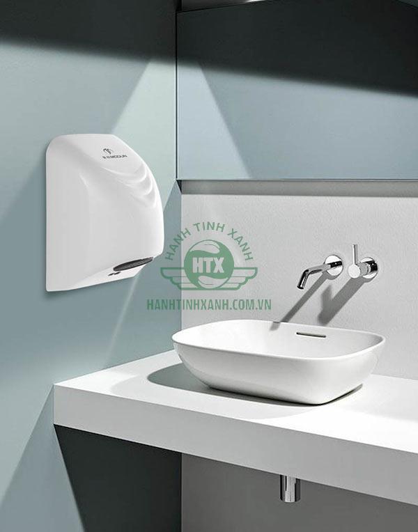 Máy sấy khô tay được lắp nhiều trong các nhà vệ sinh công cộng
