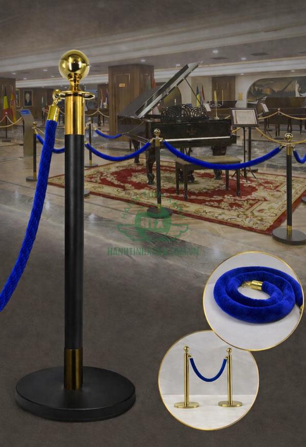 Dây nhung cột chắn của Poliva luôn có điểm nhấn của sự cao cấp