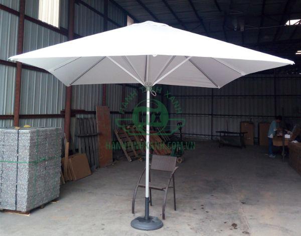 Mua ô che nắng thanh lý với giá rẻ bằng một nửa giá ô dù mới