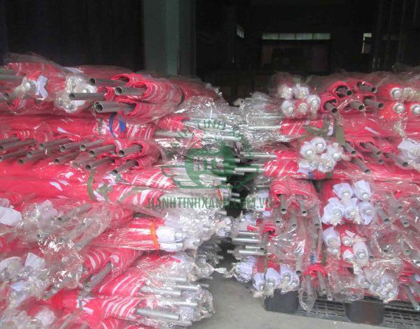 Kiểm tra kỹ về chất lượng, kiểu dáng trước khi mua ô dù thanh lý