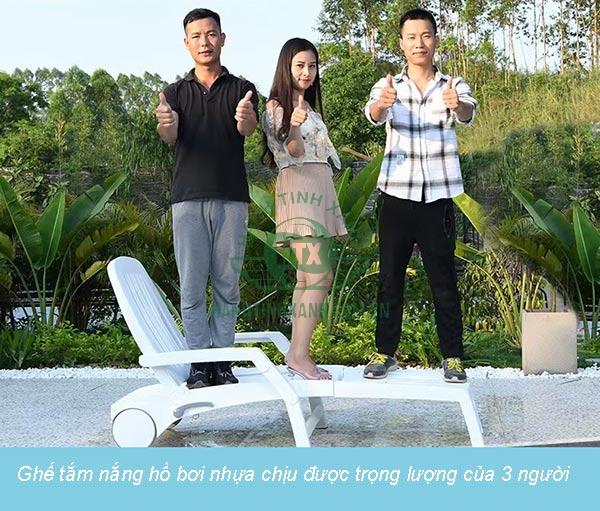 Ghế hồ bơi cần chịu được trọng lượng nặng 