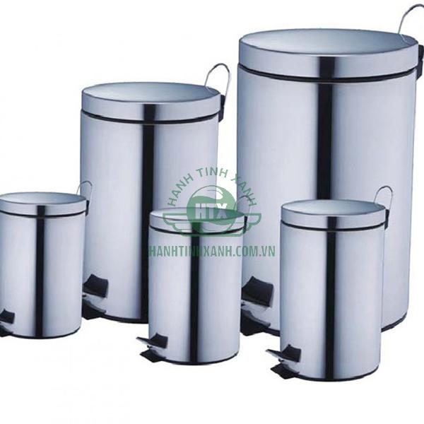 Nên chọn những loại thùng rác có nắp đậy kín