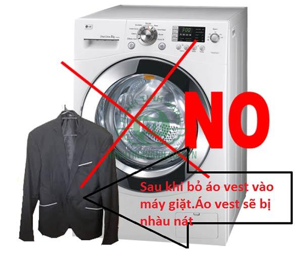 Tránh giặt đồ vest bằng máy giặt