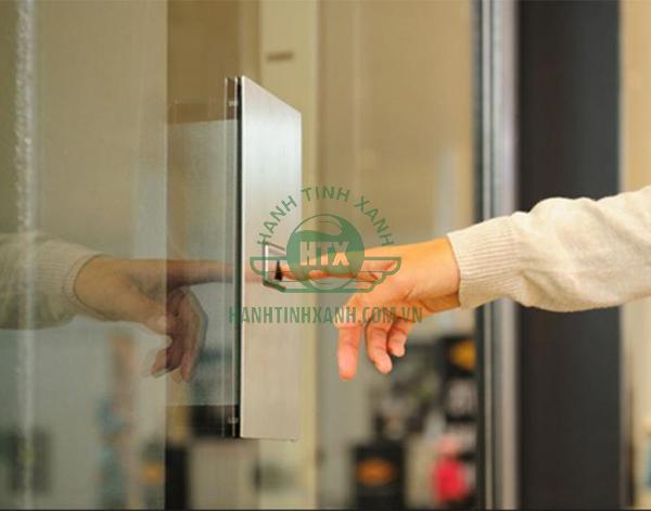 Sử dụng thang máy đôi khi cũng sẽ gặp phải 1 số sự cố không mong muốn