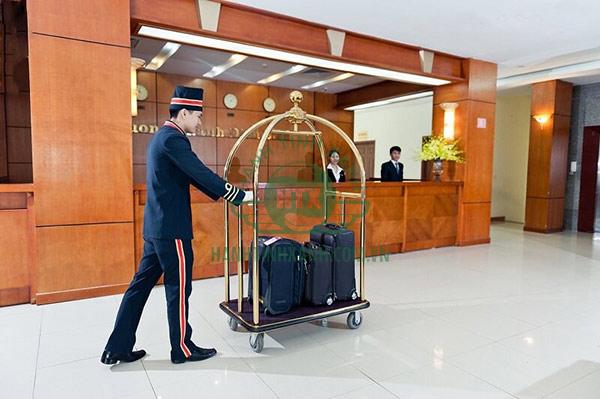 Bellman khách sạn có thu nhập thấp