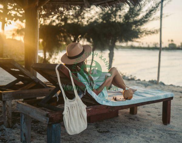 Nhờ có ghế tắm nắng, người dùng được ngồi, nằm thoải mái hơn