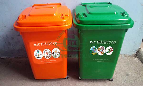 Sử dụng thùng rác để phân loại, thu gom rác giúp việc quản lý và xử lý rác thải hiệu quả, thuận tiện hơn