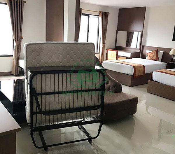 Vận chuyển extra bed đến phòng khách sạn