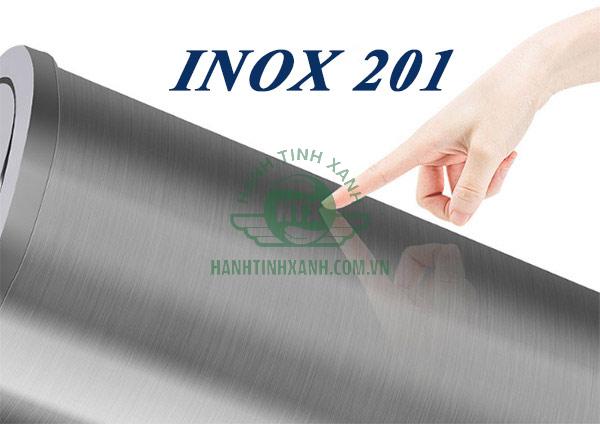 Inox 201 màu sắc đẹp, độ bền cao nên được sử dụng nhiều để sản xuất thùng rác