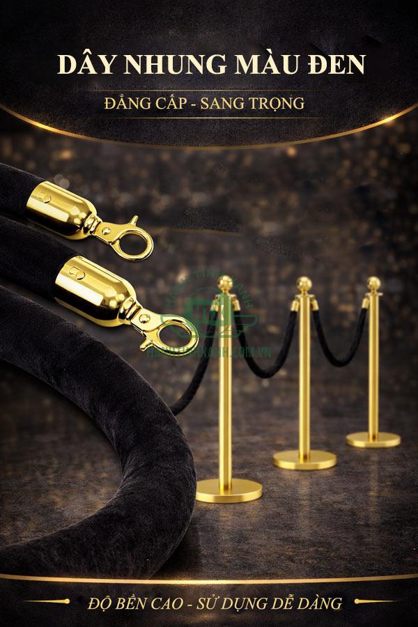 Cột chắn dây nhung trùng lại có sự mềm mại, sang trọng